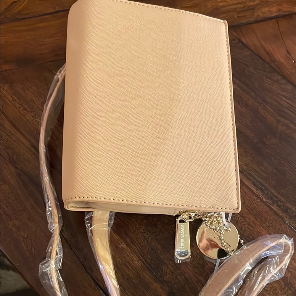 ✨Women's Tan Crossbody Bag. - Picture 10 of 12